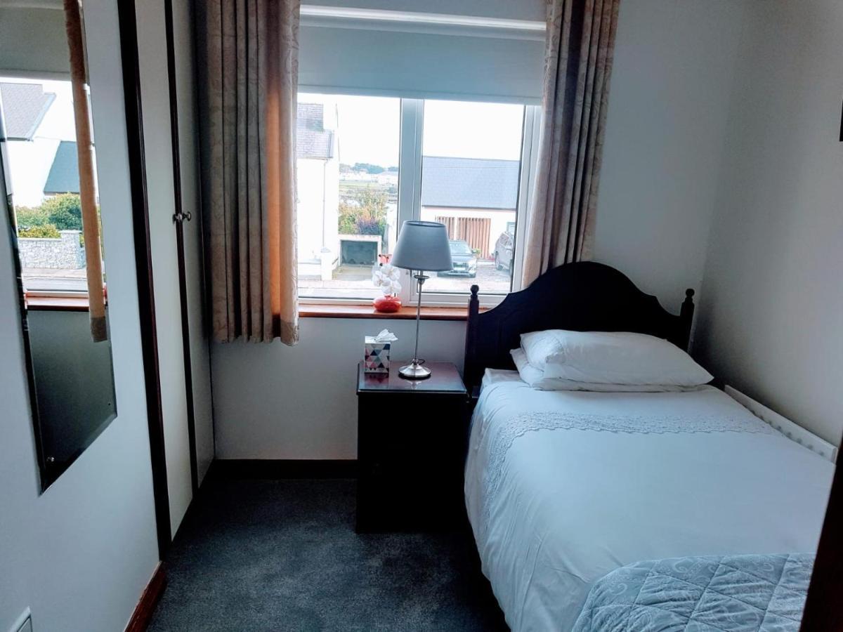 Asgard Guest House Голуей Екстериор снимка