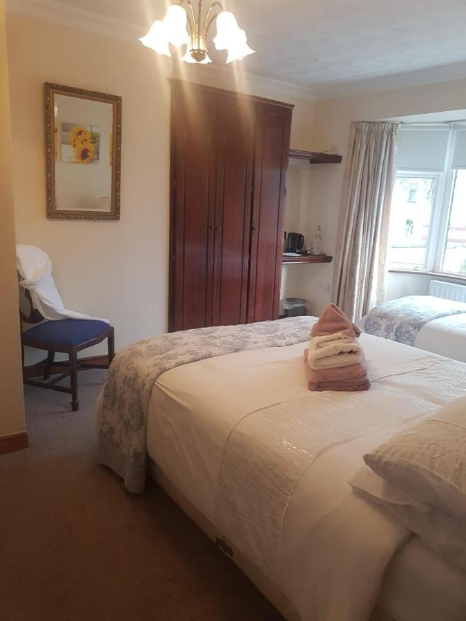 Asgard Guest House Голуей Екстериор снимка