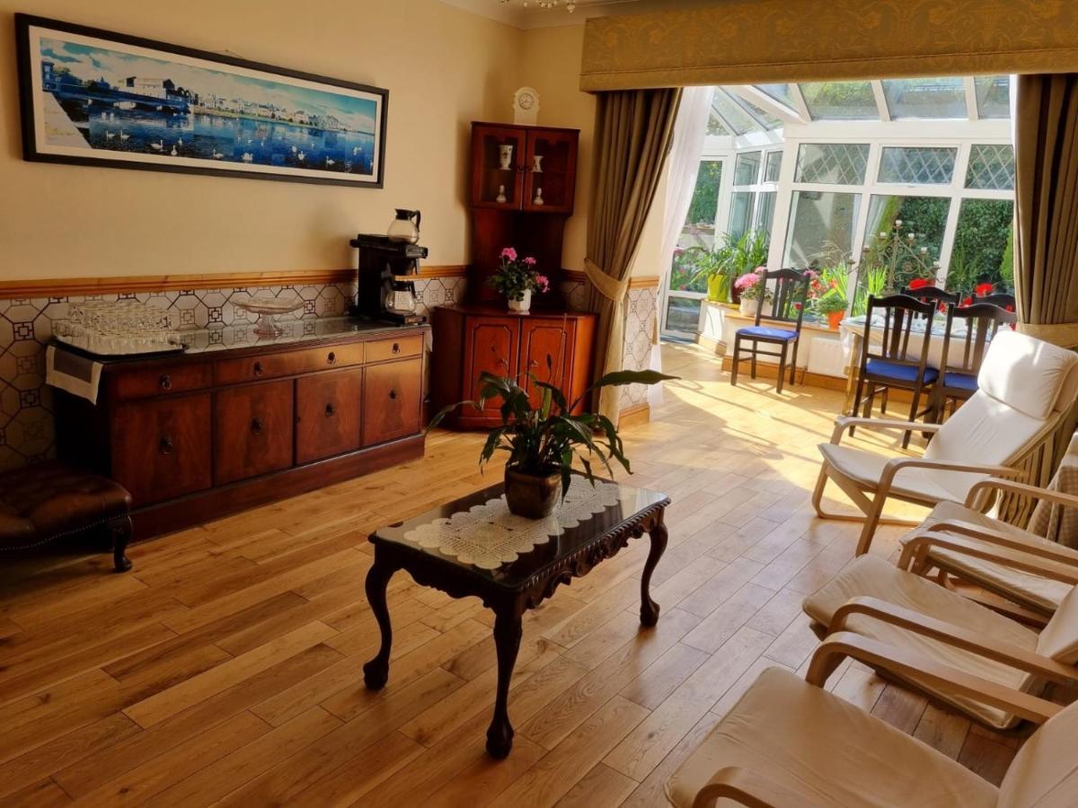 Asgard Guest House Голуей Екстериор снимка